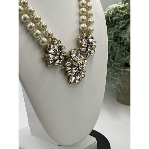 J. Crew Pearl and Rhinestone Cluster
Costume hand knotted Statement Necklace - Picture 5 of 14
